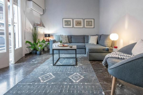 Nadia's apartment , Athens